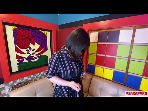 ❤️ Keçika japonî ya bi çîtikên mezin bi lîstokên seksê masturbasyonê dike û orgazmê dike. Ew di hevpeyivînekê de behsa serpêhatiya xwe ya gêj dike. Pîskên mezin û pisîkên porî bi dengekî bilind nalîn. Osakaporn Vîdyoyê qijk  li ku.eggporncomics.ru ️❤